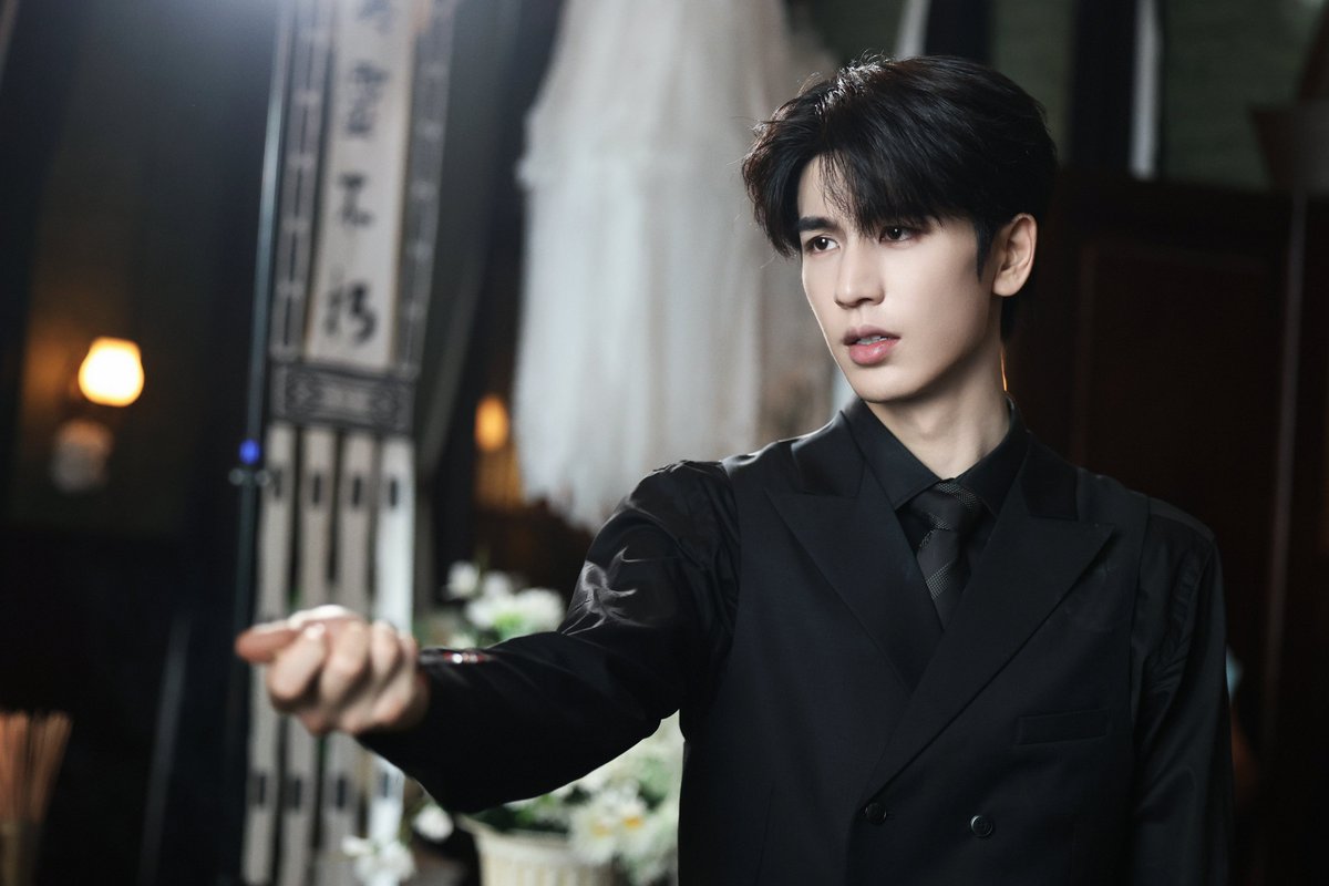 everydayzlh's tweet photo. •073026• zlh studio weibo update 🪐

studio shares new pics of #zhanglinghe as murong qingyi in drama #Overdo 🎬🔥 https://t.co/WdENYjAJ5v