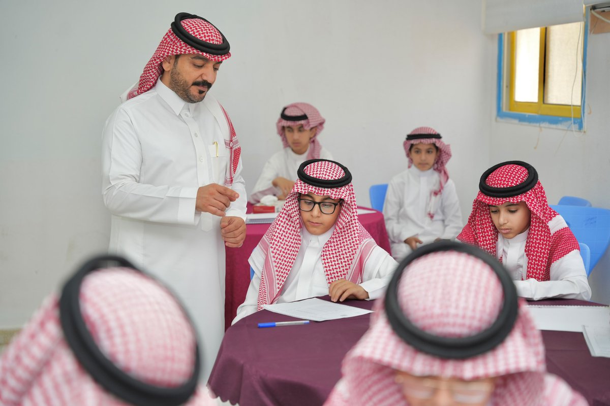 MOE_JOF's tweet photo. اعتمد معالي #وزير_التعليم افتتاح 4 مدارس علمية للطلبة الموهوبين في إدارة #تعليم_الجوف للبنين والبنات، بهدف رعاية الطلبة الموهوبين وتنمية قدراتهم. https://t.co/Na7FrtUEqy