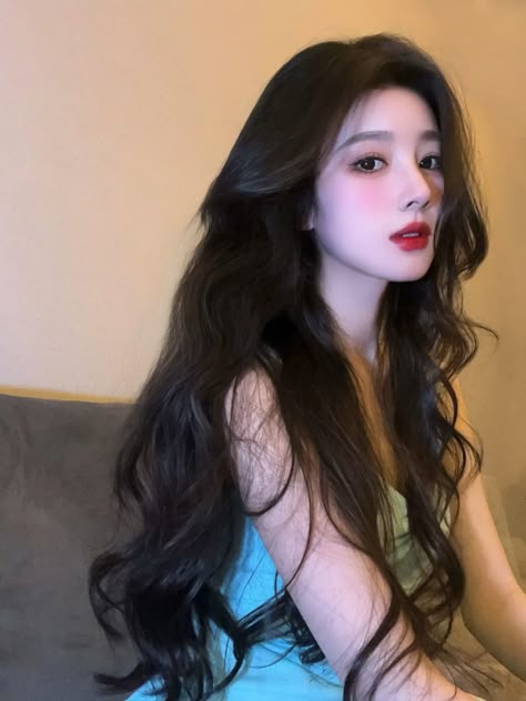 IbrahimHumamZah's tweet photo. Channeling luminous waves and bold lips every frame tells a confidence story
jlR https://t.co/dHatGUr4bU