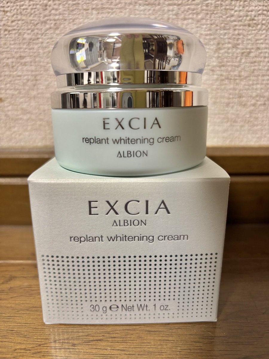 ___x___a227's tweet photo. つ、ついに、、‼︎
念願のクリーム買った‼︎‼︎
仕事頑張ってるご褒美‼︎
#EXCIA
#アルビオン https://t.co/plTUO4DzJF