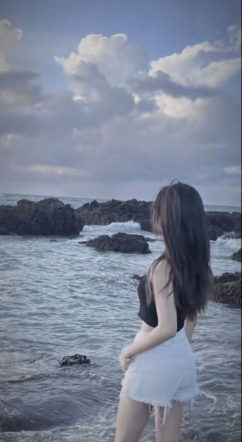 juanmortell's tweet photo. Chasing the salty breeze and endless blue
esEw https://t.co/WzJIB7vkUE