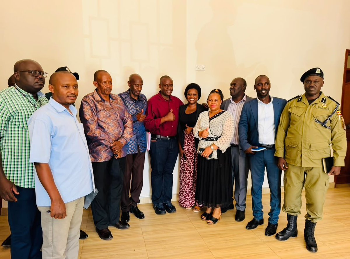 BalaamBarugahar's tweet photo. Arrived in Sembabule for the Clean-Up, Expose the Corrupt, and Accountability Inspection campaign.

I had the pleasure of appearing on @Mbabulefm101 FM, graciously hosted by my esteemed colleague and Minister-designate, Hon. @SMusherure .

We were joined by Hon. General Rwashande, Hon. Nambazira, the Mayor of Sembabule, and other leaders.

Together, we reaffirmed our commitment to promoting transparency, accountability, and improved service delivery for the people of Sembabule and Uganda at large.