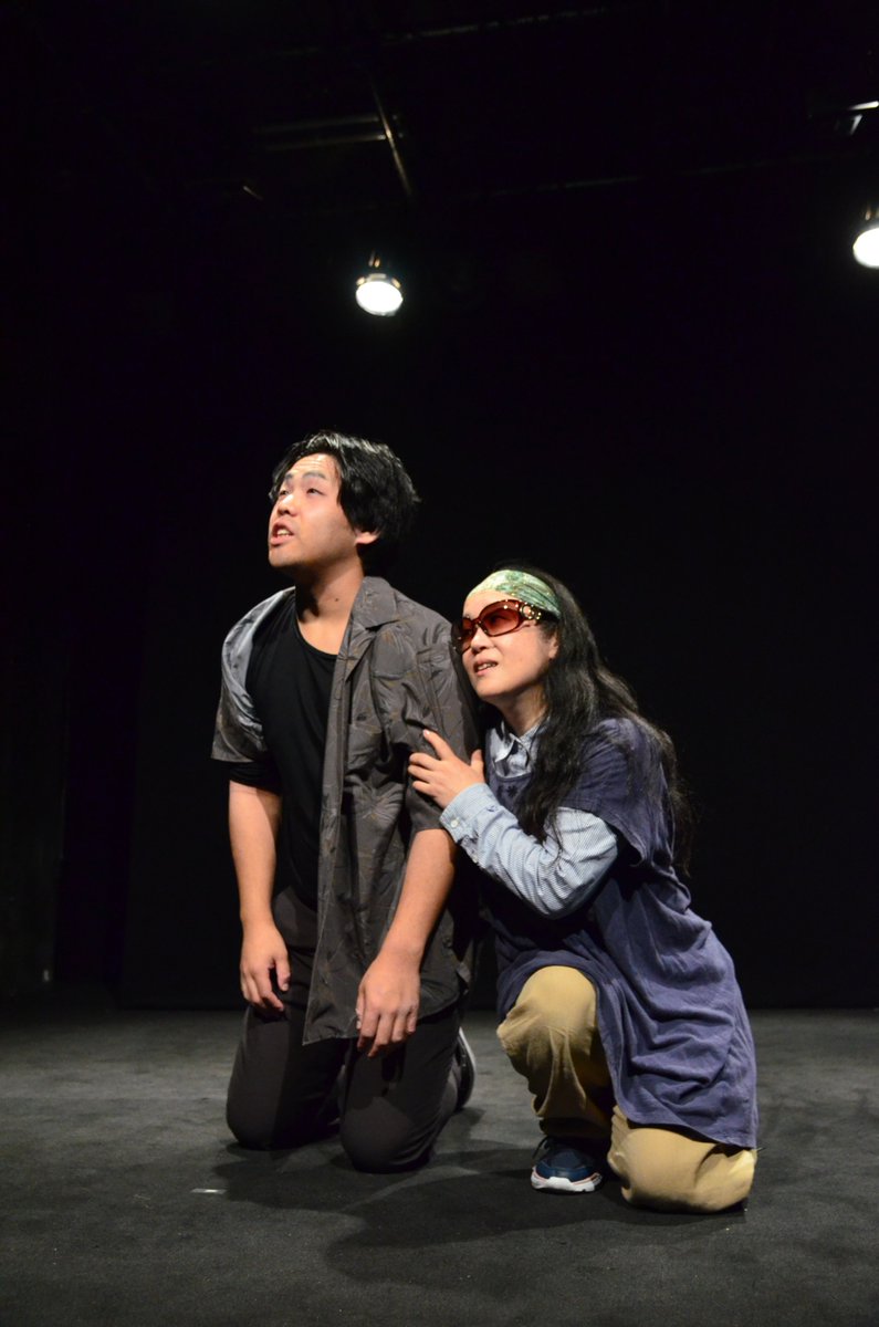 marujo_cimy's tweet photo. しまい倶楽部『不毛というか無毛』
上演からほぼ1年のタイミングで1,000再生！感謝の限りです。第3回公演も控えておりますので、興味がある方はよろしければこちらも見ていただけますと幸いです。しまい倶楽部、盛り上げていきたい。
https://t.co/K7Z1uAgiRU https://t.co/zFNxAZ0xlD
