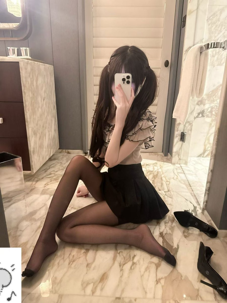 Summerjnf0's tweet photo. 你内裤湿和我发什么有啥关系，请去看男科谢谢。有福之州我来了嘿嘿🥰 https://t.co/4DRvDgKec0