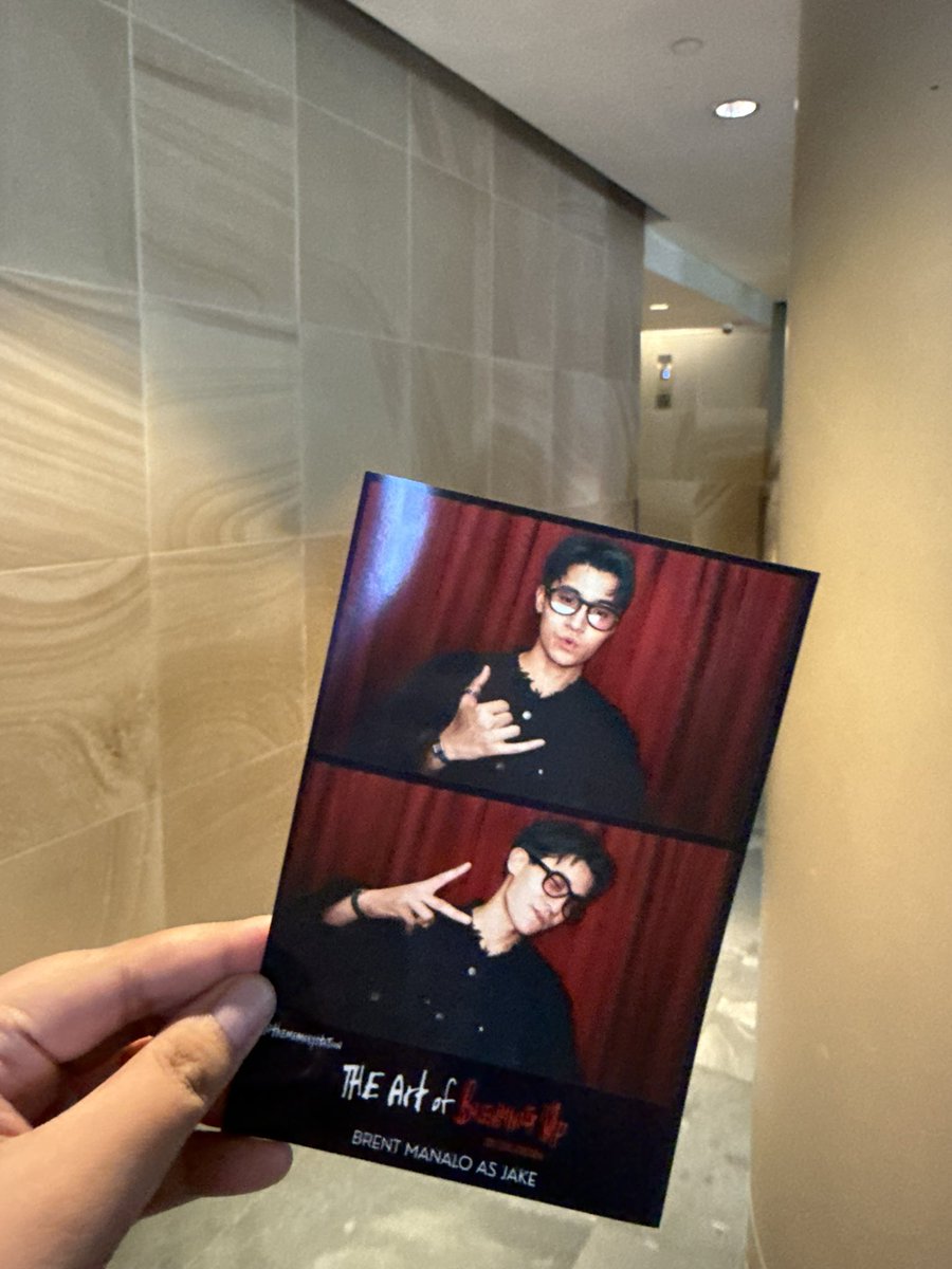 FAMANALOFFICIAL's tweet photo. Brent had fun at FaMANALO Photobooth earlier during the #TAOBUMediaCon #BrentasJake https://t.co/lxcUUZEtPB