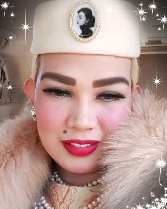 bbarbieie's tweet photo. buat yg belum tau, blio tombol reset kaltim yah #eh 🫢 pokoknya blio istri gubernur kaltim yg keluarganya megang dinasti di kalimantan timur, fyi anggaran laundry mereka nembus nyampe 450 juta 😨 

ini istri pejabat yg sempat viral karna mobil dinas 8,5M itu yah, belum lagi anggaran kursi pijat mereka nembus sampai 125 juta 🤗 duit RAKYAT semua tuh

terus masih banyak lagi kebobrokan selama suami belio ini menjabat jadi gubernur