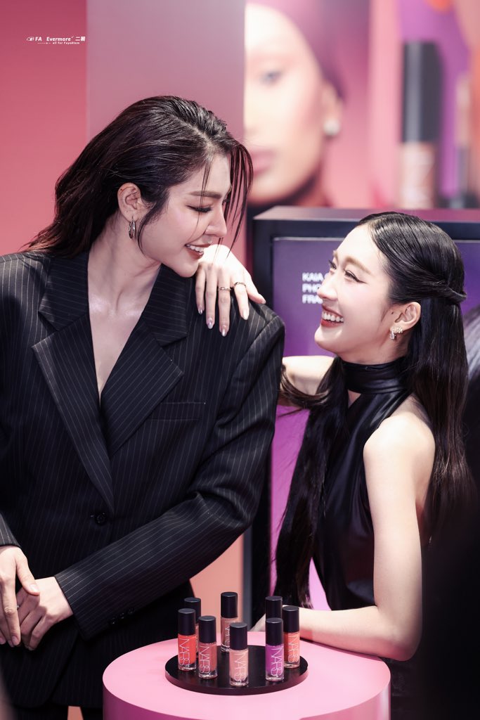 Bobbi1297215837's tweet photo. 可爱🥰

NARS BLUSH WITH FAYEATOM
#NARSTHxFAYEATOM https://t.co/A4Cam3OL8Q