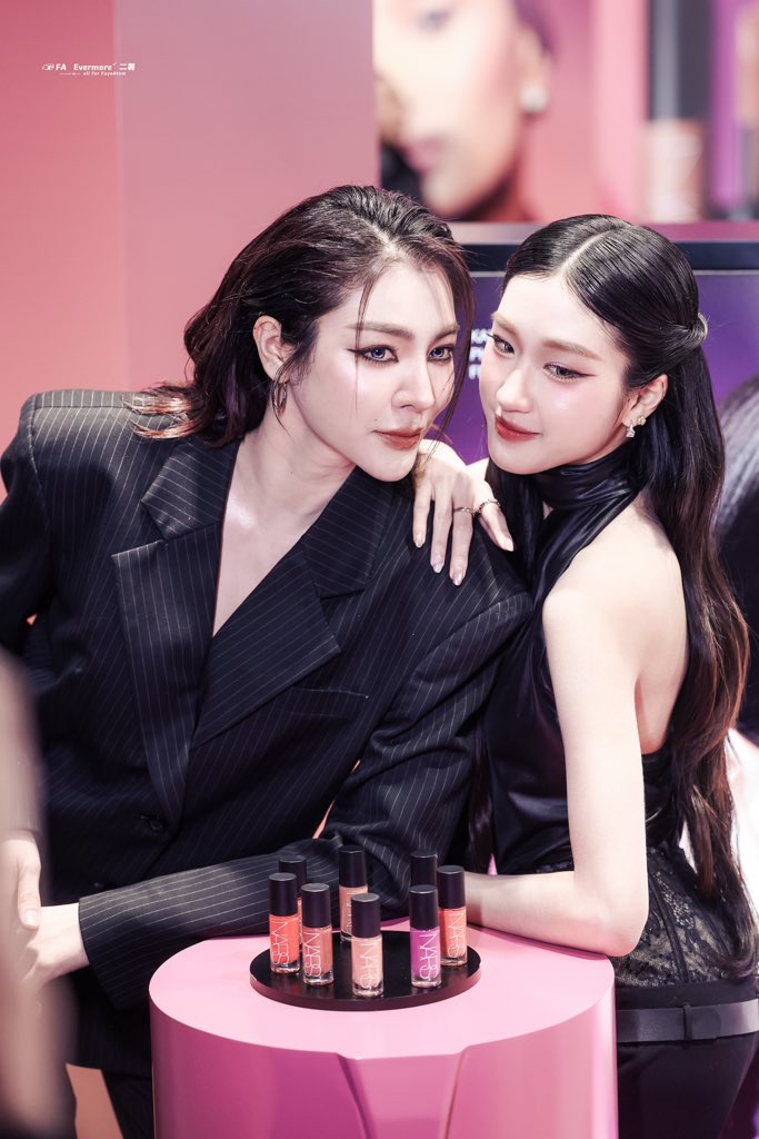 Bobbi1297215837's tweet photo. 可爱🥰

NARS BLUSH WITH FAYEATOM
#NARSTHxFAYEATOM https://t.co/A4Cam3OL8Q