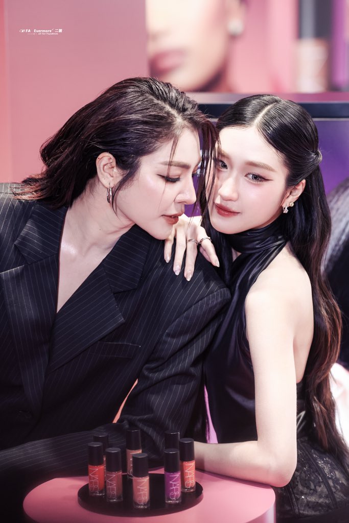 Bobbi1297215837's tweet photo. 可爱🥰

NARS BLUSH WITH FAYEATOM
#NARSTHxFAYEATOM https://t.co/A4Cam3OL8Q