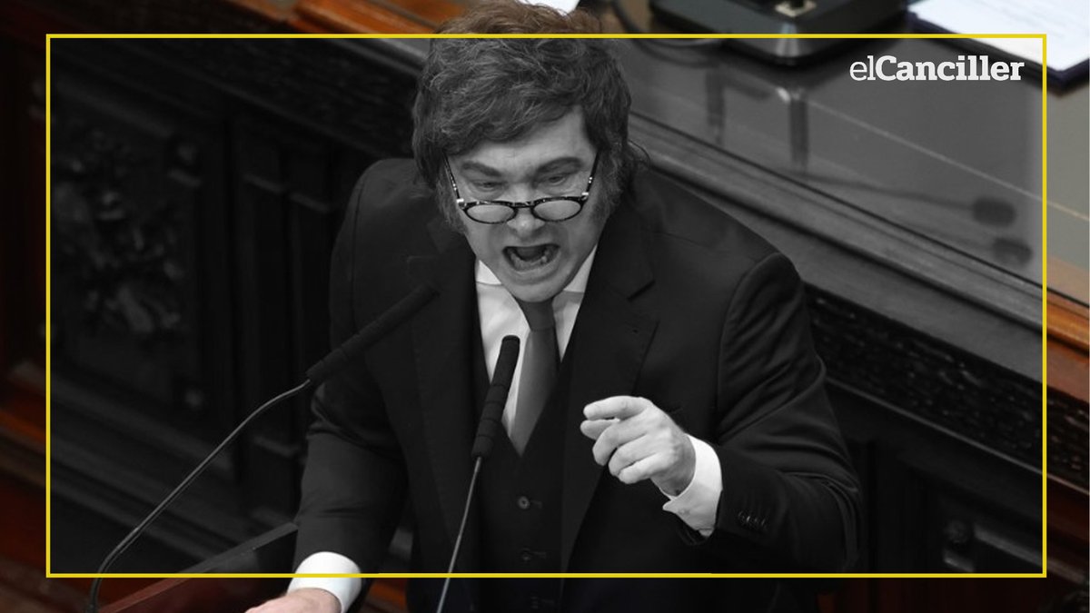 elcancillercom's tweet photo. [AHORA] Por decreto, Milei habilitó la expulsión del país de cualquier extranjero que manifieste mensajes de odio contra la Argentina. https://t.co/JZrkeqML9V