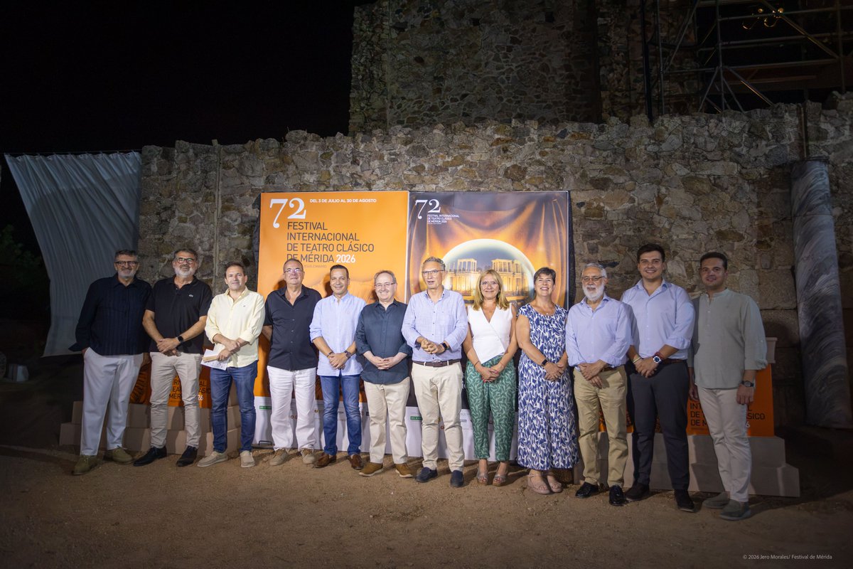 Festival_Merida's tweet photo. Gracias a las autoridades nacionales, regionales y locales que nos acompañaron en el estreno de 'La comedia de la olla'.

Una noche muy especial para #Merida72: la primera #comedia de esta edición y también su primer lleno absoluto.

Gracias por compartirla con nosotros ✨🧡 https://t.co/Y9V8hV4RbX