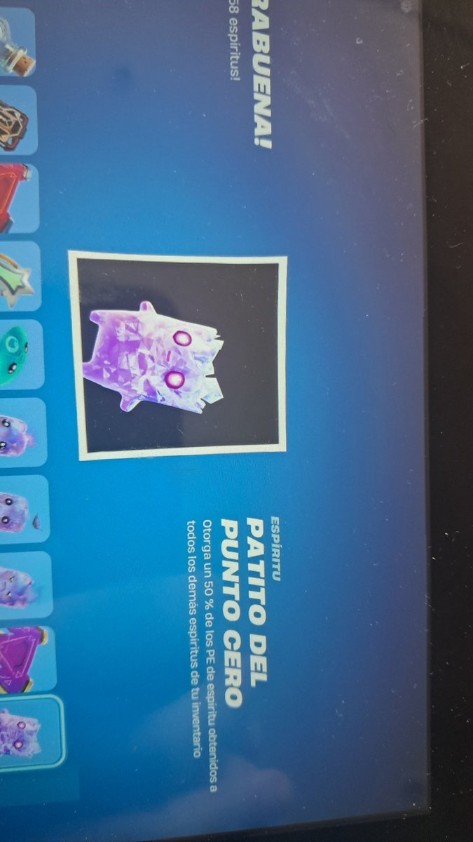 BushrangerTree's tweet photo. Yo @Fortnite why does Bushy have this little dude?
He just oppened the game and he was given it automatically
#Fortnite https://t.co/f0RNgovPER