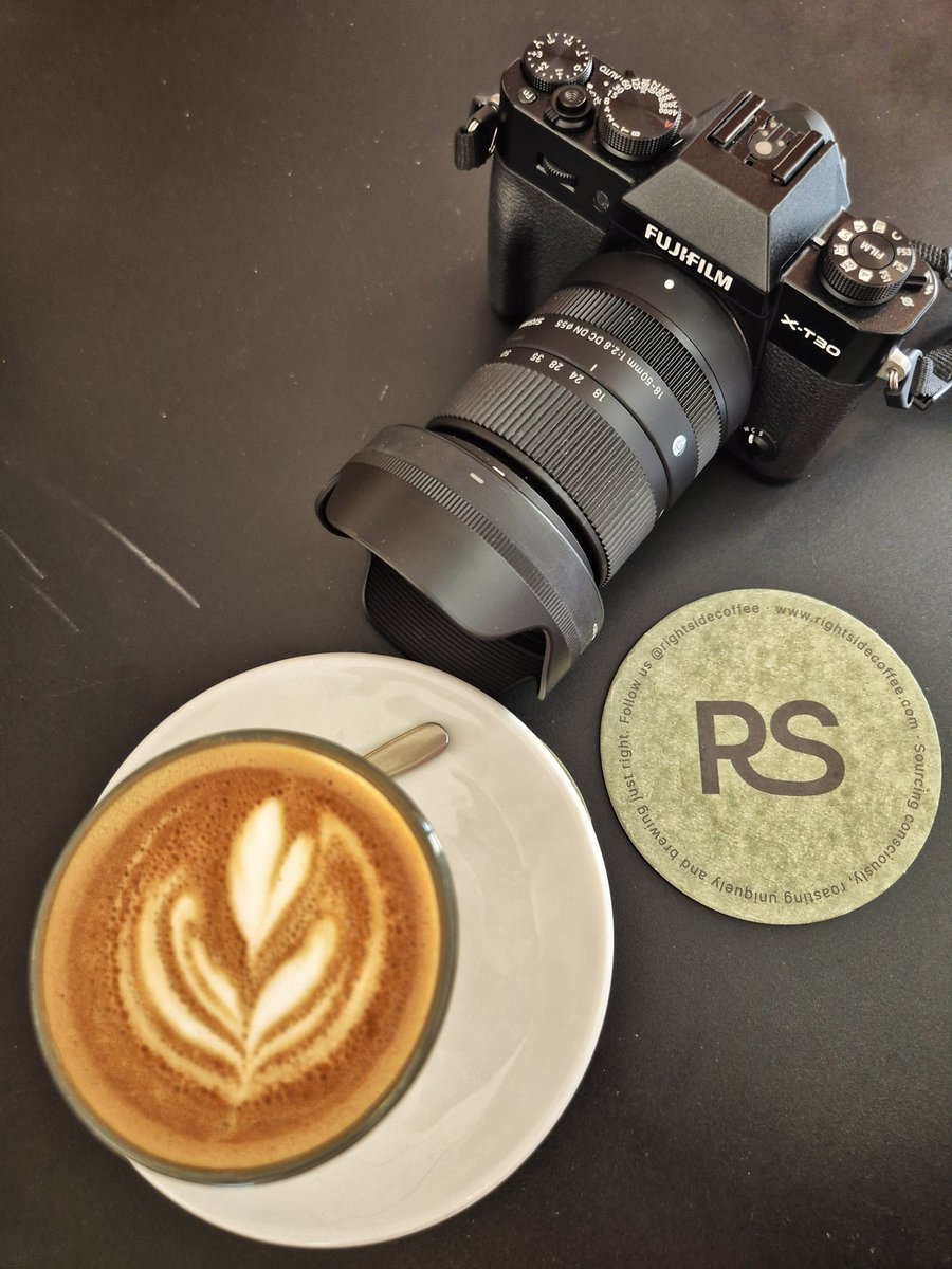 JazzCfree's tweet photo. COFFEE:
Hoy día de relax con un buen café y acompañado de mi Fujifilm X-T30.
Let's go to play.
Right Side Coffee.
Barcelona.
📷 Photos by JazzC.
#photography #FujifilmXT30 https://t.co/M7rXl8iJ92