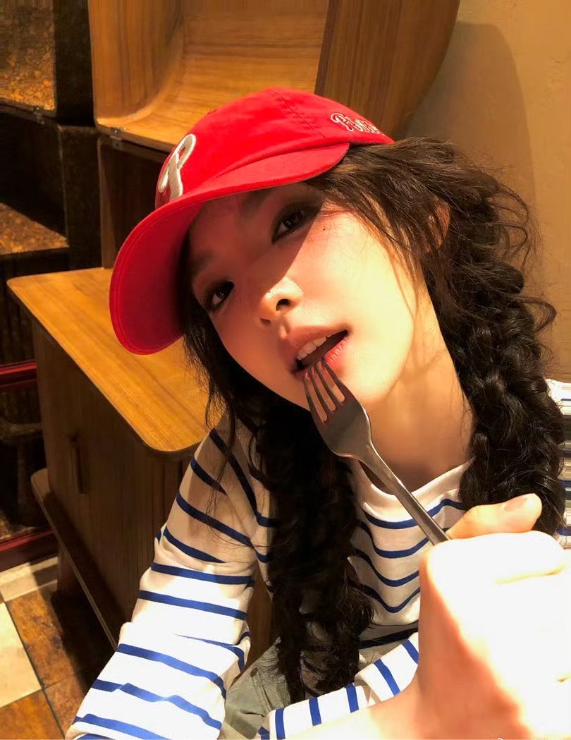 jjesszcaa's tweet photo. on a date with my girlfriend https://t.co/EVAkWlhIRP