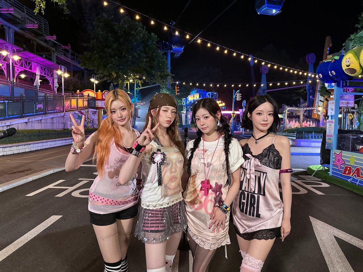 we_fiftyfifty's tweet photo. [📸] 260730 Genie Magic @ EVERLAND 완료✨

One Wish! ♾️ 꼭 보기🍀

#FIFTYFIFTY #피프티피프티
#Genie_Magic #Imperfect_Iamperfect
#EVERLAND #에버랜드 https://t.co/ke1NRWxPwY