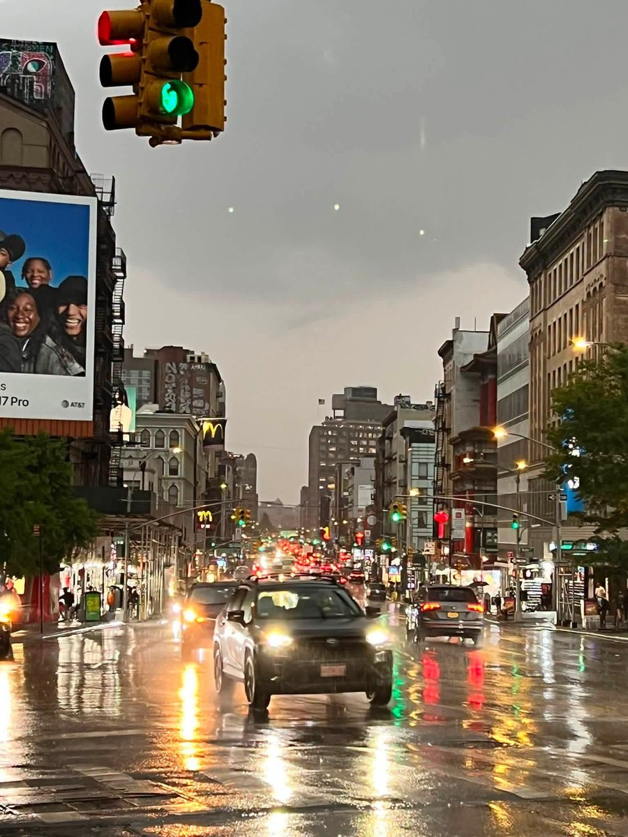 ScopeWorldX's tweet photo. New York City ☔️🌧️❤️🇺🇸 https://t.co/Ix7mBggFye
