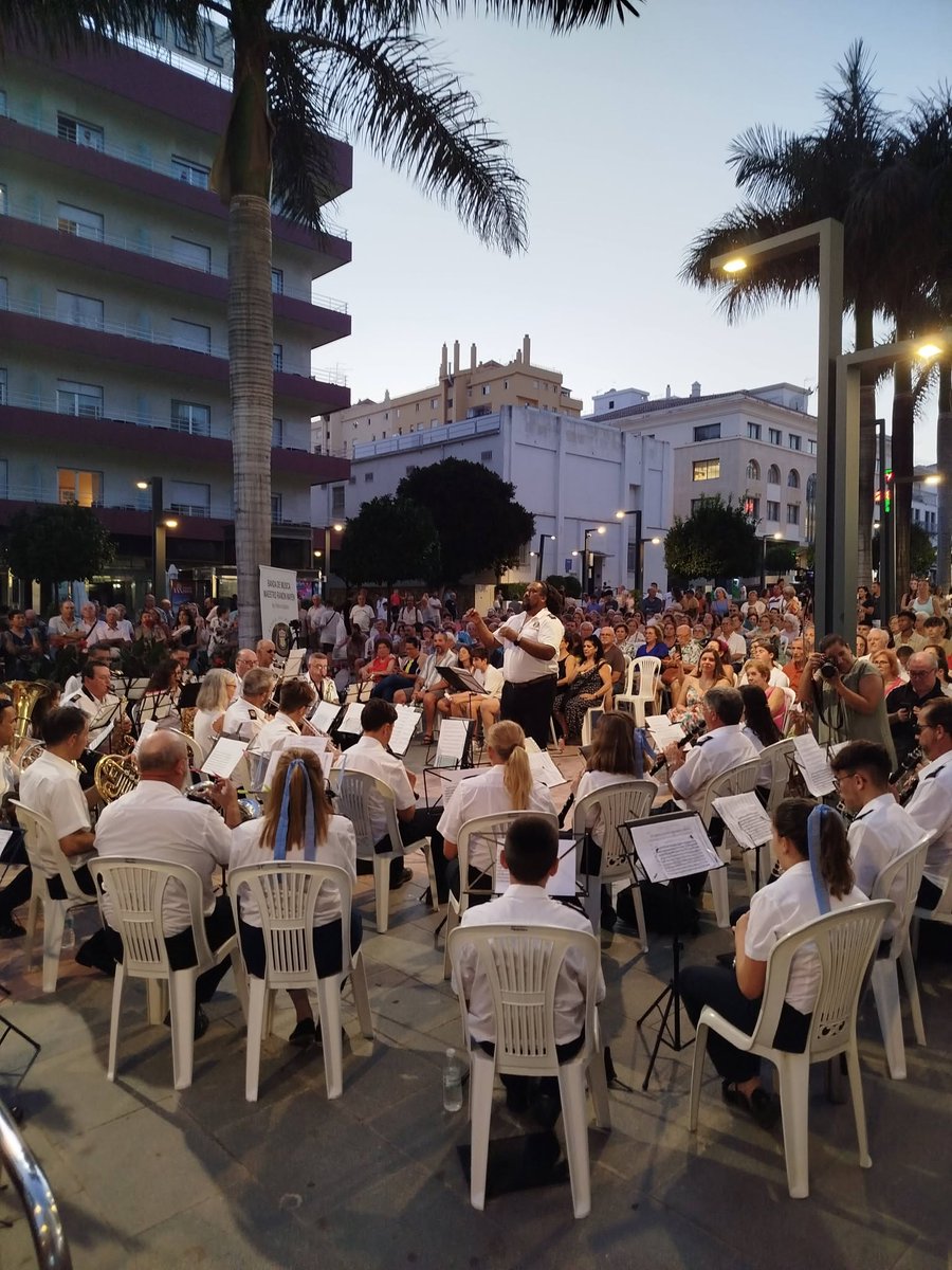 cultura_s_pedro's tweet photo. Nuestra enhorabuena a la Banda de Música Maestro Ramón Mayén por el fenomenal concierto que ayer nos ofrecieron en el Paseo Las Palmeras.

#sanpedroalcantara #SANPEDROCULTURA https://t.co/dNpqHBMh0s