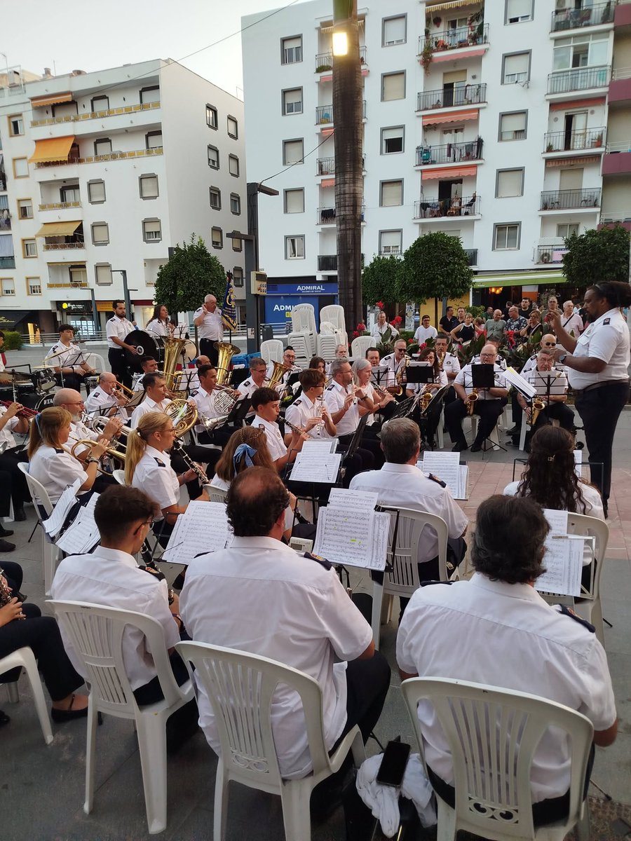 cultura_s_pedro's tweet photo. Nuestra enhorabuena a la Banda de Música Maestro Ramón Mayén por el fenomenal concierto que ayer nos ofrecieron en el Paseo Las Palmeras.

#sanpedroalcantara #SANPEDROCULTURA https://t.co/dNpqHBMh0s