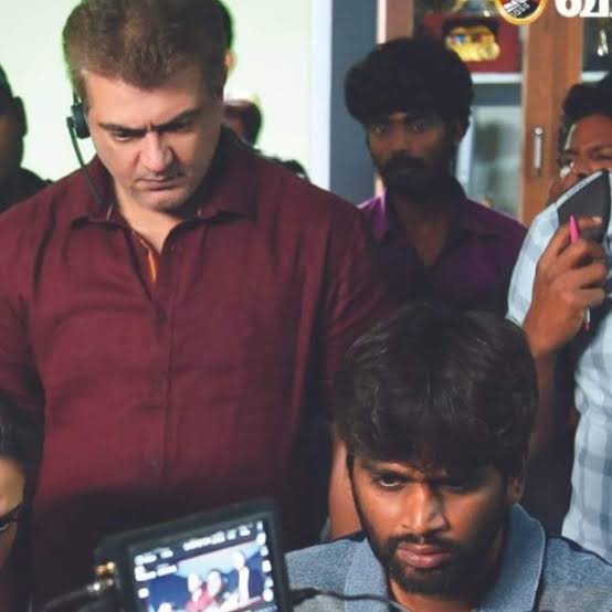 iammoviebuff007's tweet photo. Q: You Have Done Films with Both #Ajithkumar and #ThalapathyVijay.. Which aspects are under their control.. Which are under Your Control..❓

#HVinoth: Both are in control of decision making, but their process is different..

For Vijay sir, the most important thing is the script.. Even if it's an excellent script, he'll reject it if he feels he can't do justice to it. He once said about a film that recently became a hit, "Idhu super ah iruku... Idhu ennala panna mudiyadhu... Enaku set aagadhu.." (#Karuppu 🤔)

Ajith sir's process is different. He believes that a good team can create good content. He prefers to work with a visionary director and a disciplined team. These are two different paths..✌️
