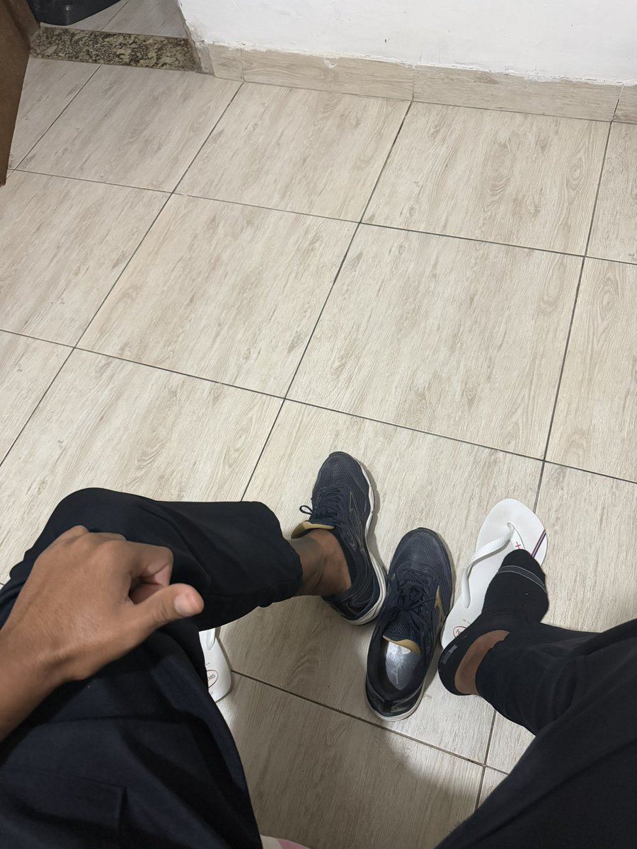 dericvictor2's tweet photo. “Bom dia 😍🦶bora trabalhar diurno hoje.” 🩵🏥 https://t.co/d2Nz3MxYwg