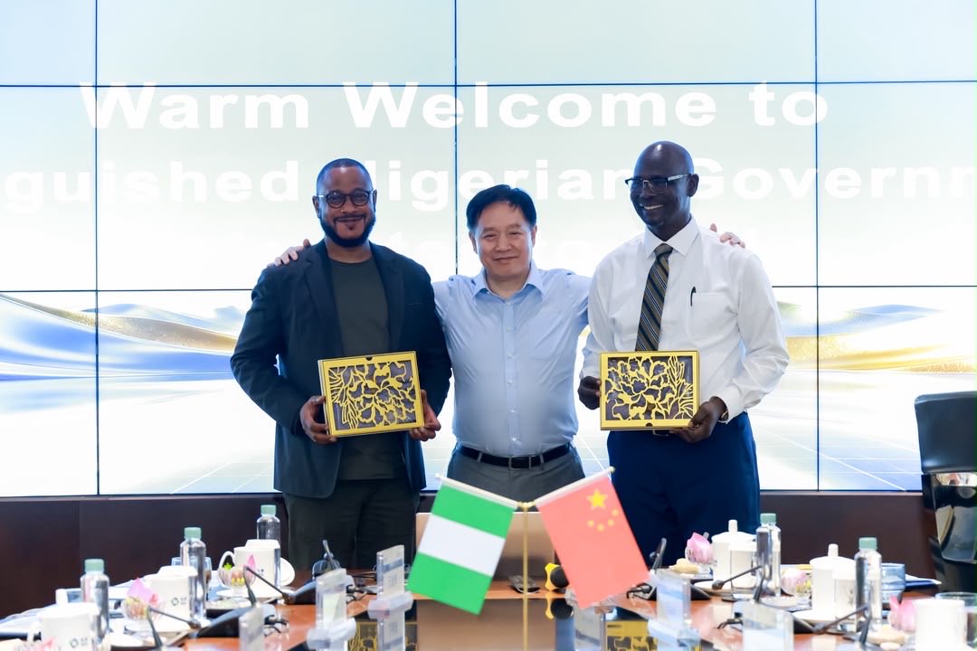 AM_Saleeeem's tweet photo. JUST IN: Governor Dauda Lawal Seeks Major Solar Investment for Zamfara in China

Governor Dauda Lawal has held a high-level investment roundtable with China’s GCL Group, a leading global energy company, during his investment and trade mission to China to attract large-scale solar power investments to Zamfara State.

The discussions focused on developing solar energy projects, technology transfer, local content development, and workforce capacity building to harness Zamfara’s vast solar potential and support industrial growth.

Both parties agreed to establish a joint technical working group to develop project frameworks, conduct feasibility studies, and address financing and regulatory requirements. GCL Group also committed to sending an investment and technical team to Zamfara for on-site assessments.

The proposed partnership is expected to improve electricity supply, create jobs, boost local businesses, attract further investment, and advance Zamfara’s economic diversification and renewable energy agenda in line with Nigeria’s clean energy transition goals.