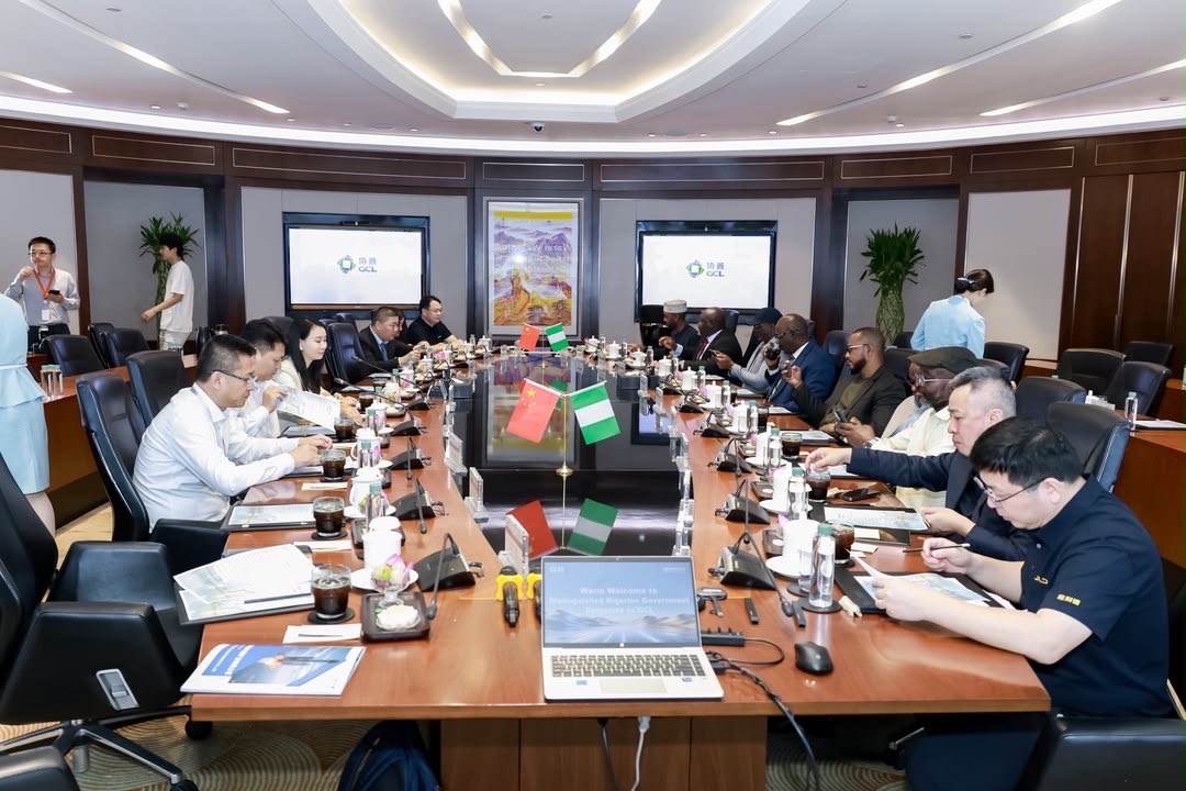 AM_Saleeeem's tweet photo. JUST IN: Governor Dauda Lawal Seeks Major Solar Investment for Zamfara in China

Governor Dauda Lawal has held a high-level investment roundtable with China’s GCL Group, a leading global energy company, during his investment and trade mission to China to attract large-scale solar power investments to Zamfara State.

The discussions focused on developing solar energy projects, technology transfer, local content development, and workforce capacity building to harness Zamfara’s vast solar potential and support industrial growth.

Both parties agreed to establish a joint technical working group to develop project frameworks, conduct feasibility studies, and address financing and regulatory requirements. GCL Group also committed to sending an investment and technical team to Zamfara for on-site assessments.

The proposed partnership is expected to improve electricity supply, create jobs, boost local businesses, attract further investment, and advance Zamfara’s economic diversification and renewable energy agenda in line with Nigeria’s clean energy transition goals.