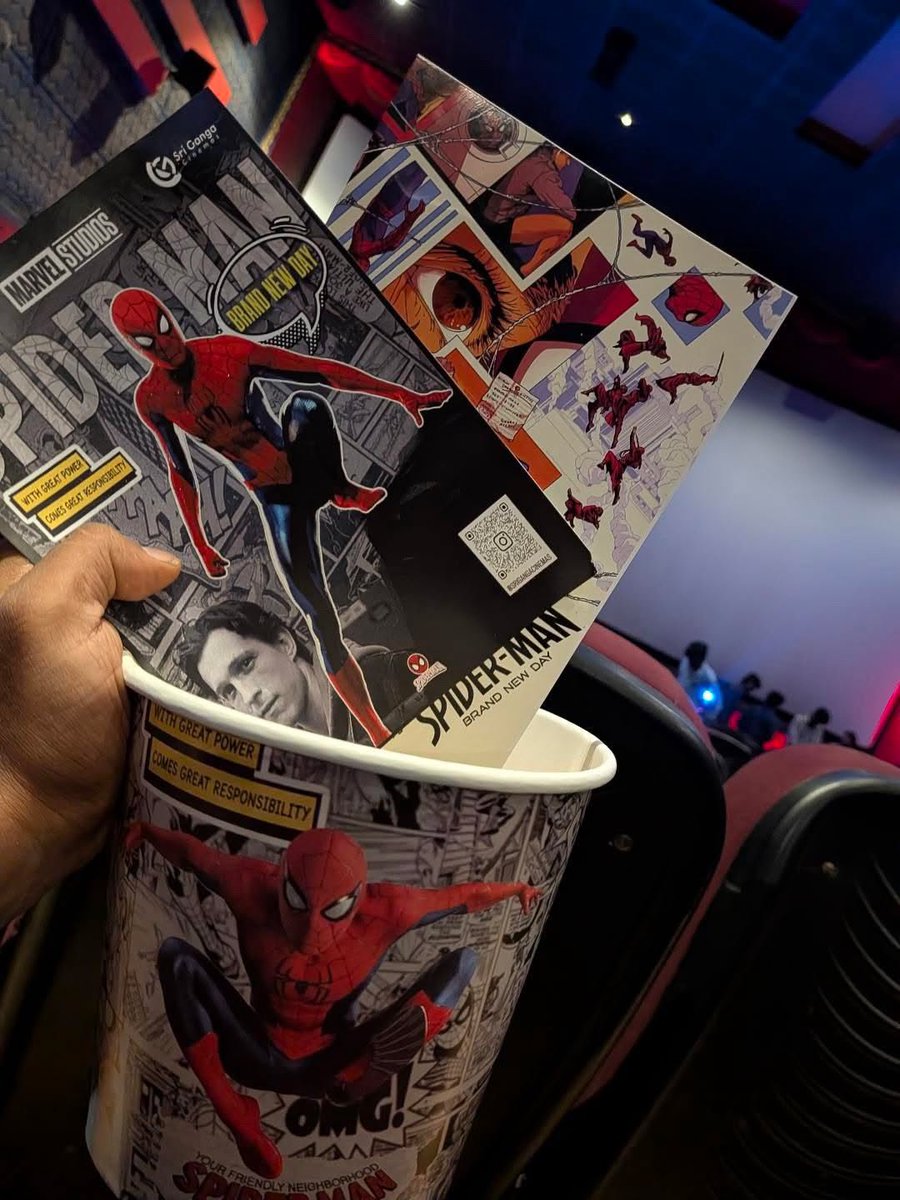 Srigangacinemas's tweet photo. #spiderman #spidermanbrandnewday spidey fans stealing the shows  for FDFS 😍@Srigangacinemas #srigangacinemas https://t.co/hin0UnYBWf
