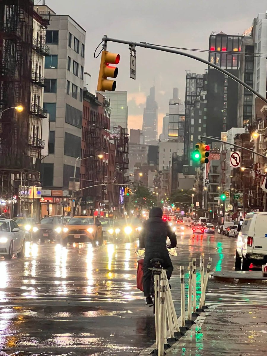 ScopeWorldX's tweet photo. New York City ☔️🌧️❤️🇺🇸 https://t.co/Ix7mBggFye