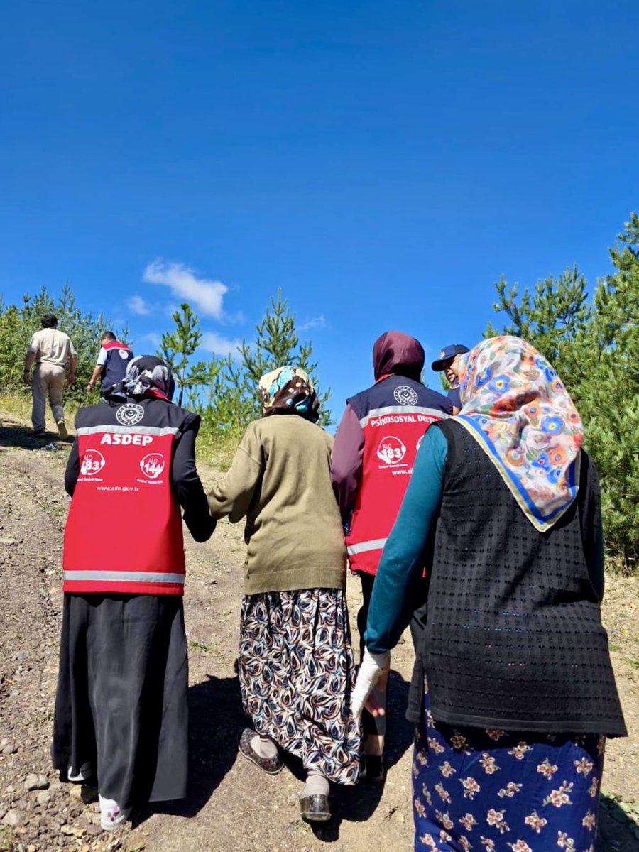 Kastamonuash's tweet photo. 📌 Aziz Şehidimiz Ayhan Çayır'ın Şehadet yıldönümü münasebetiyle Tosya Keçeli Köyünde bulunan kabri başında anma programı düzenledi.

https://t.co/dXJ84qRSwx https://t.co/z2f2HvqoKg