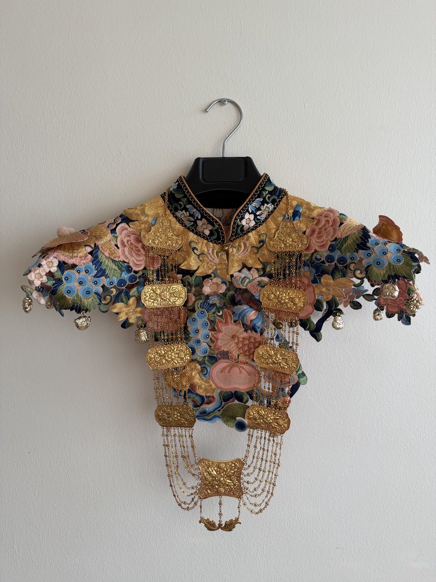 chorpharn's tweet photo. Distilling myself and the machines note that I want the great civilisational question, and the embroidered collar. https://t.co/qyzRWLZBiG
