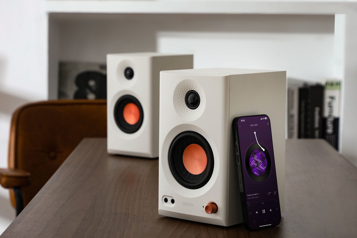 EdifierNA's tweet photo. The EDIFIER MR3 delivers accurate, balanced sound in a compact studio monitor designed for creators and everyday listening. 

Get 15% off for Back to School, link in bio. 

#EDIFIER #MR3 #StudioMonitor #Speakers #Audio #Explore https://t.co/8HjPgG4yM3