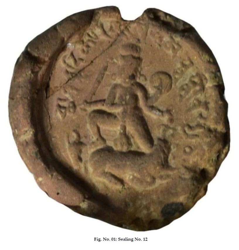 ijarchaeo's tweet photo. Two Mahishāsuramarddinī sealings from Nalanda Archaeological Museum reveal that Śākta worship thrived alongside Buddhism. Dating to the 7th and 9th centuries CE, they reflect the evolution of Durga’s iconography and Nalanda’s diverse religious heritage.

https://t.co/MjJxQDXUHp https://t.co/Gorfgr22RA