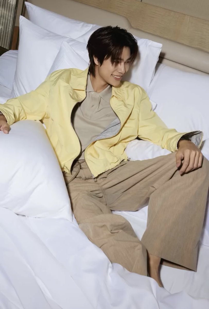PhuwinOfficial's tweet photo. Photoshoot เซ็ทนี้หล่อๆ เลยแหละ
Thank you @marinabaysands for having Phuwin

30JUL Peachy Bliss PHUWIN
❥@phuwintang🍯
#phuwintang
#winniethephu https://t.co/yql1hjVBmS