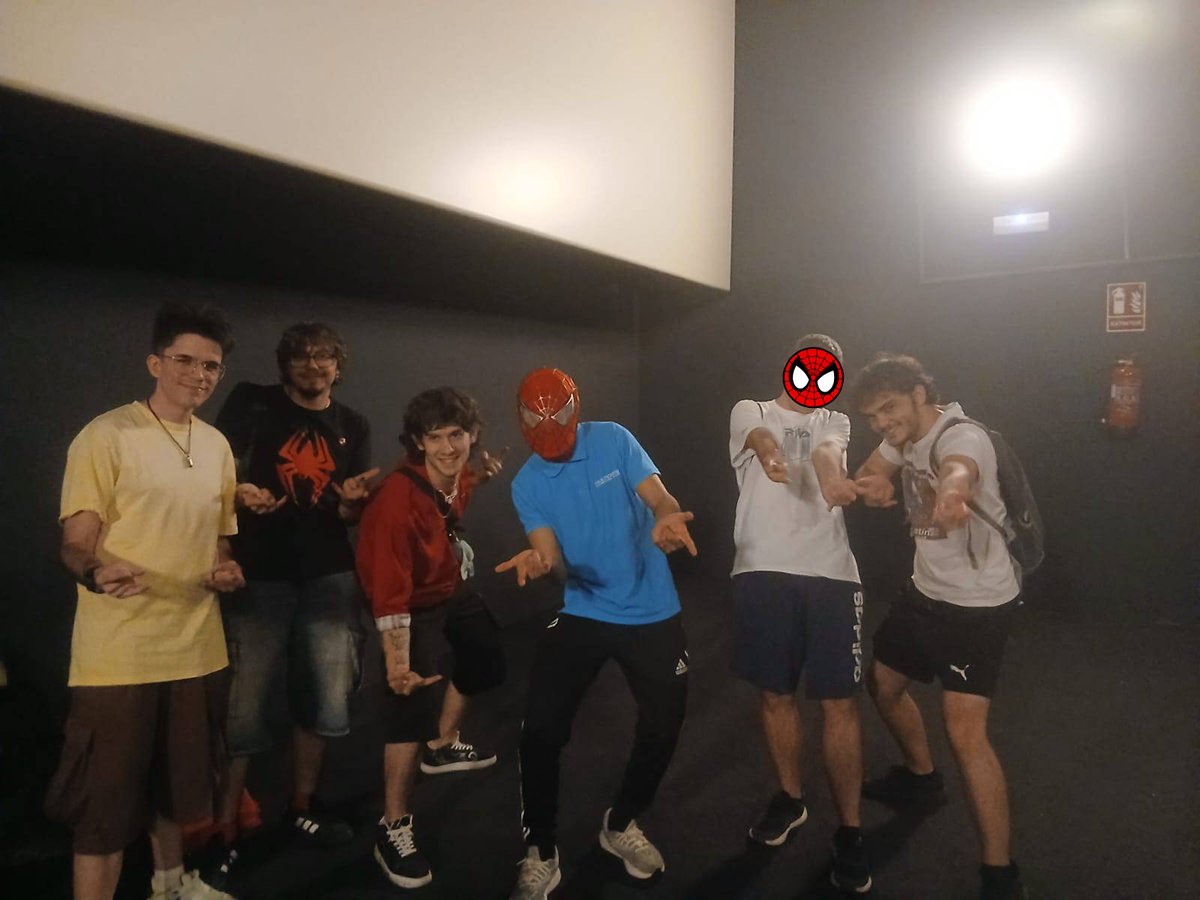 AdriRod1010's tweet photo. Muchas gracias @CinesGuada por la experiencia ayer viendo #SpiderManUnNuevoDía 

La peli fue una locura, pero ir al cine con amigos y que encima allí tengan estos detalles hace que sea un día mucho más especial, como ya he dicho y seguiré diciendo, así da gusto ir al cine. https://t.co/Z1YOi0KM6Q