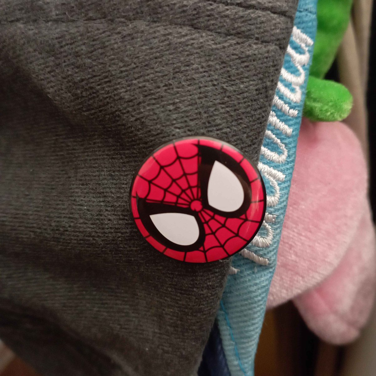 AdriRod1010's tweet photo. Muchas gracias @CinesGuada por la experiencia ayer viendo #SpiderManUnNuevoDía 

La peli fue una locura, pero ir al cine con amigos y que encima allí tengan estos detalles hace que sea un día mucho más especial, como ya he dicho y seguiré diciendo, así da gusto ir al cine. https://t.co/Z1YOi0KM6Q