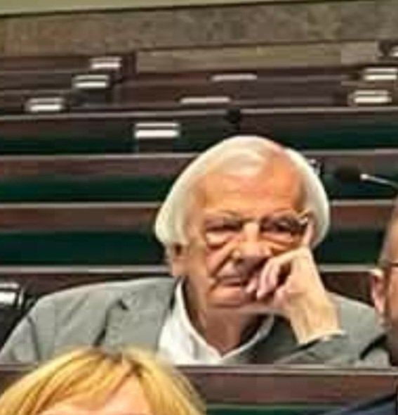 kovalewski_art's tweet photo. @LukaszSchreiber @RozwojPlus @MorawieckiM https://t.co/174hzinpKd