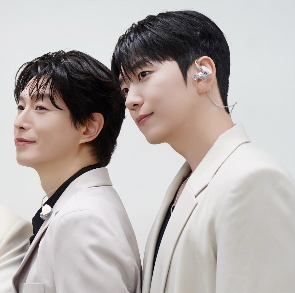 summerstalgia's tweet photo. 그림체 차이 https://t.co/xCLD9B9Pqk