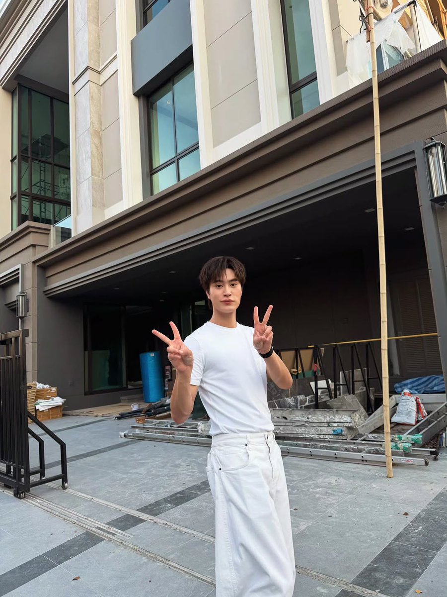 Geminint_family's tweet photo. A huge congratulations on your new home — @gemini_ti 🏡👏🏻✨
#Gemini_NT #เจมีไนน์ 

We’re beyond proud of you. This is more than a house it’s a dream built through your hard work. You deserve every bit of this happiness. Wishing your new home to be filled with love, laughter, peace, and countless beautiful memories nakub ❤️👦🏻💫