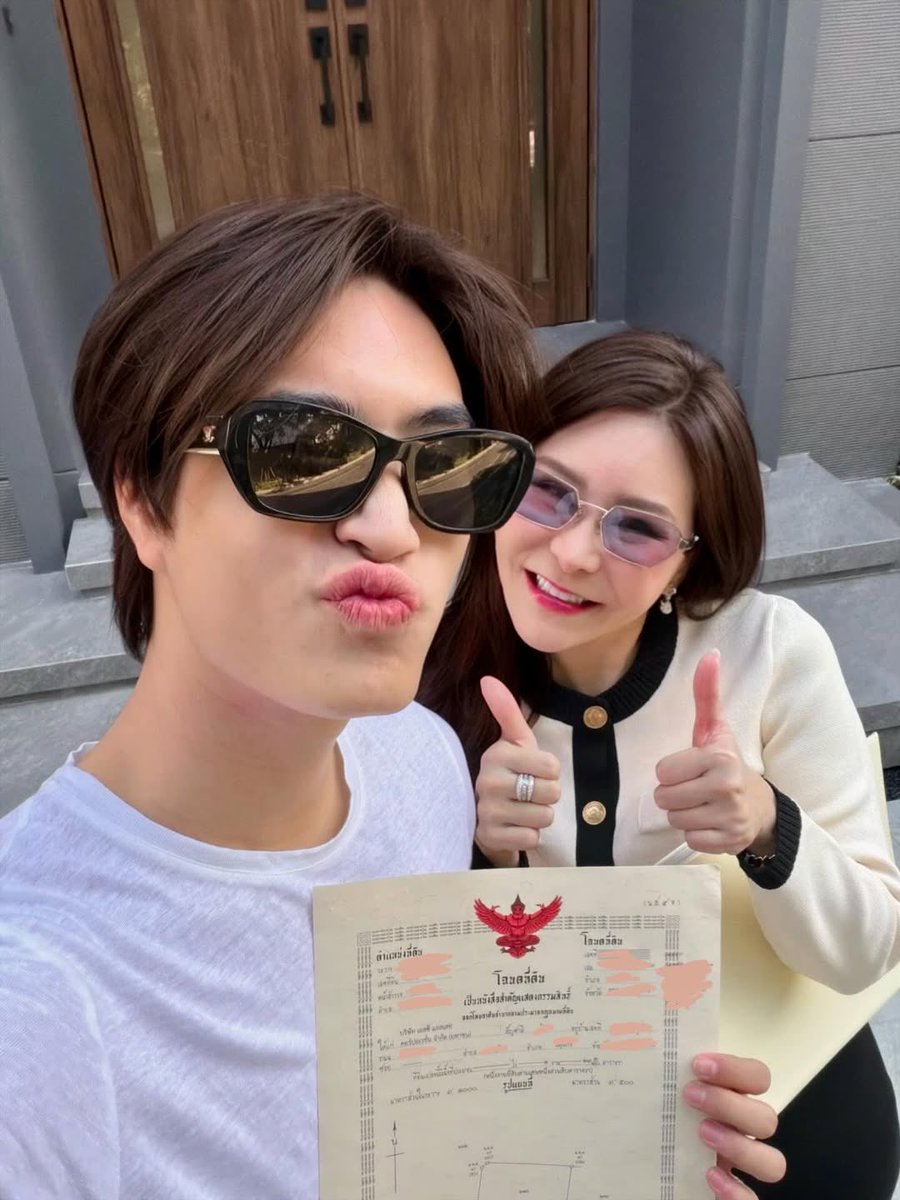 Geminint_family's tweet photo. A huge congratulations on your new home — @gemini_ti 🏡👏🏻✨
#Gemini_NT #เจมีไนน์ 

We’re beyond proud of you. This is more than a house it’s a dream built through your hard work. You deserve every bit of this happiness. Wishing your new home to be filled with love, laughter, peace, and countless beautiful memories nakub ❤️👦🏻💫