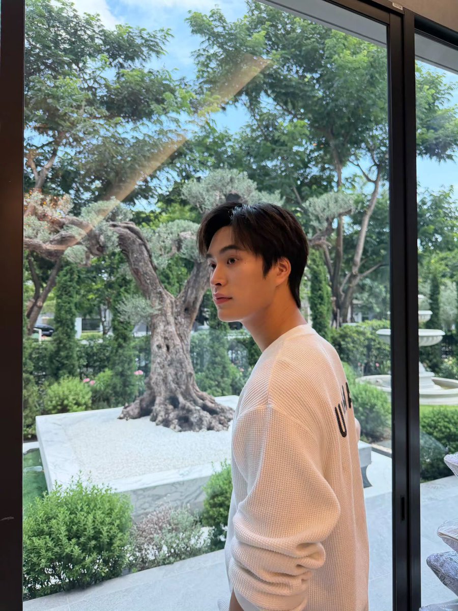 Geminint_family's tweet photo. A huge congratulations on your new home — @gemini_ti 🏡👏🏻✨
#Gemini_NT #เจมีไนน์ 

We’re beyond proud of you. This is more than a house it’s a dream built through your hard work. You deserve every bit of this happiness. Wishing your new home to be filled with love, laughter, peace, and countless beautiful memories nakub ❤️👦🏻💫