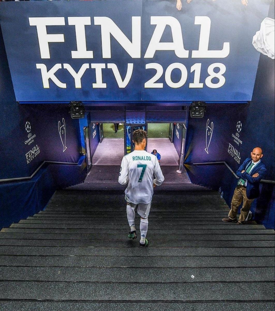 Hvmzaaa's tweet photo. The best and worst night for Madridistas https://t.co/iSwgtyJAn4