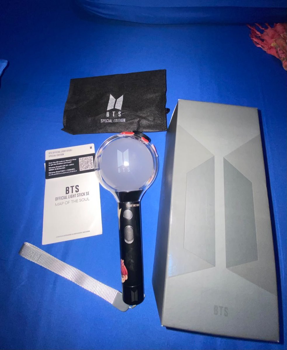 tipaav's tweet photo. wts want to sell lightstick BTS (official fanlight) versi 3 SE

price 400k

✅ vidcon by dm or vidcall

📍 Dom Balikpapan

t. wts wtb wtt bts lightstick versi 3 concert konser official fanlight arirang in jakarta #WTS #ARMYBOMB https://t.co/9yzqJ8hpKG