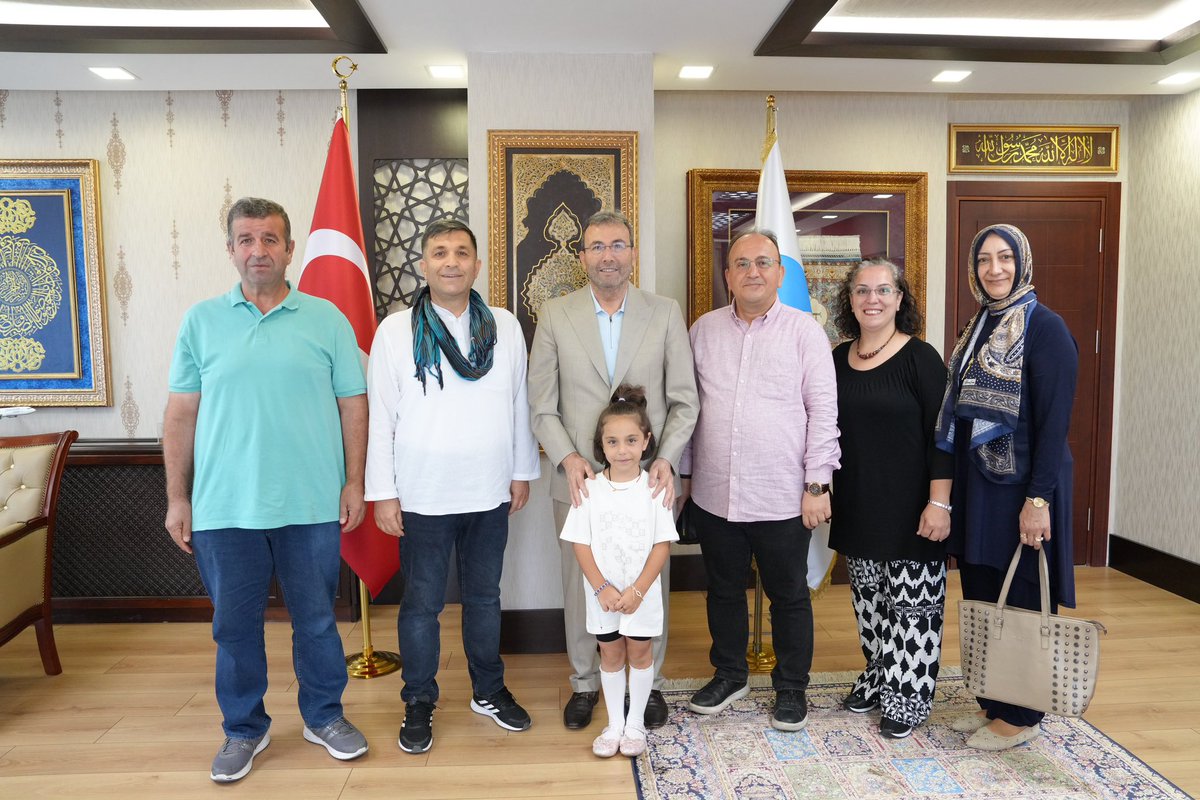 Fatihkaya61's tweet photo. #Pendik’imizin Şehrül Emini, Pendik Belediye Başkanımız Sayın Ahmet Cin’i ziyaret ederek bizleri kabul etmesinden büyük memnuniyet duyduk.

Nazik misafirperverliği, samimi ev sahipliği ve Derneğimize vermiş olduğu desteklerden dolayı kendilerine en kalbi şükranlarımızı sunuyoruz. https://t.co/mNJTSl31Zj