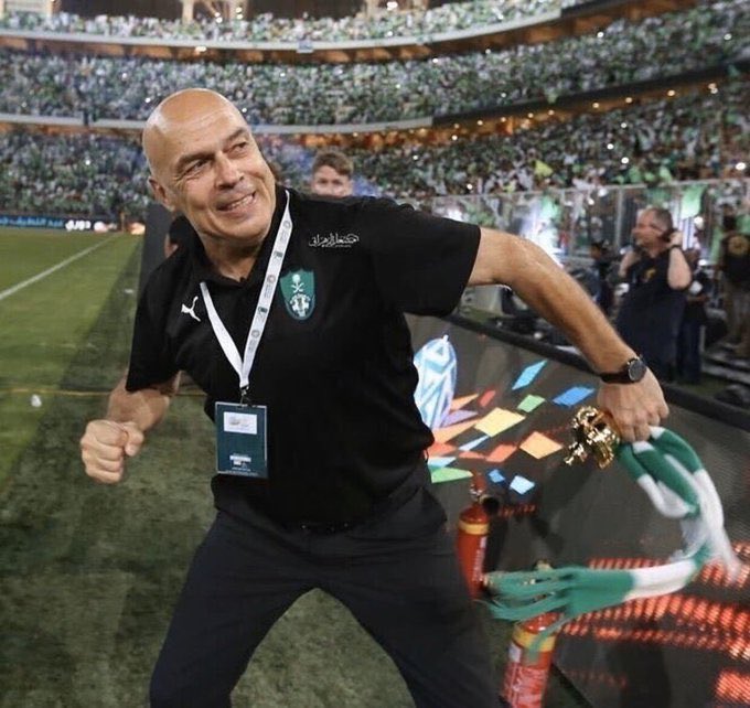 MD7_1's tweet photo. #عودة_جروس_مطلب
نصيحة للمسئوليين..جروس هو الخيار الانسب حاليا ..مدرب كبير يعرف الدوري والفريق والانديه المنافسه..ينظم الدفاع يلعباطراف اللي هي مصدر قوتك عناصريا وللحين منت مستفيد منها ..مدرب يجيد قراءة الخصم والمباريات ..الفريق في مرحلة حصاد غلط تجيب مدرب جديد على المنطقه والفريق https://t.co/s1JDyV9KT5