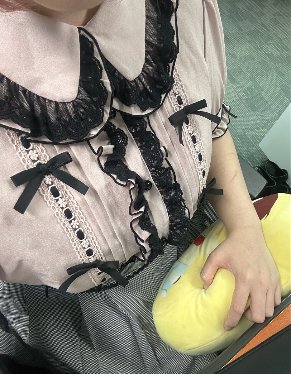 dead_assistant's tweet photo. 자꾸 젊은 남자들이랑 날 가지고 알페스하고 시집가라고하길래
>멘해라정신병자를 보여주마< 하고
양지뢰 입고 출근했더니

사무실 전원이 서브컬쳐에 무지했던 나머지
‘너무 참하다’ ‘앞으로도 이렇게 입고 출근해라’ 발언해 화제 https://t.co/hwd0hzH5Ox