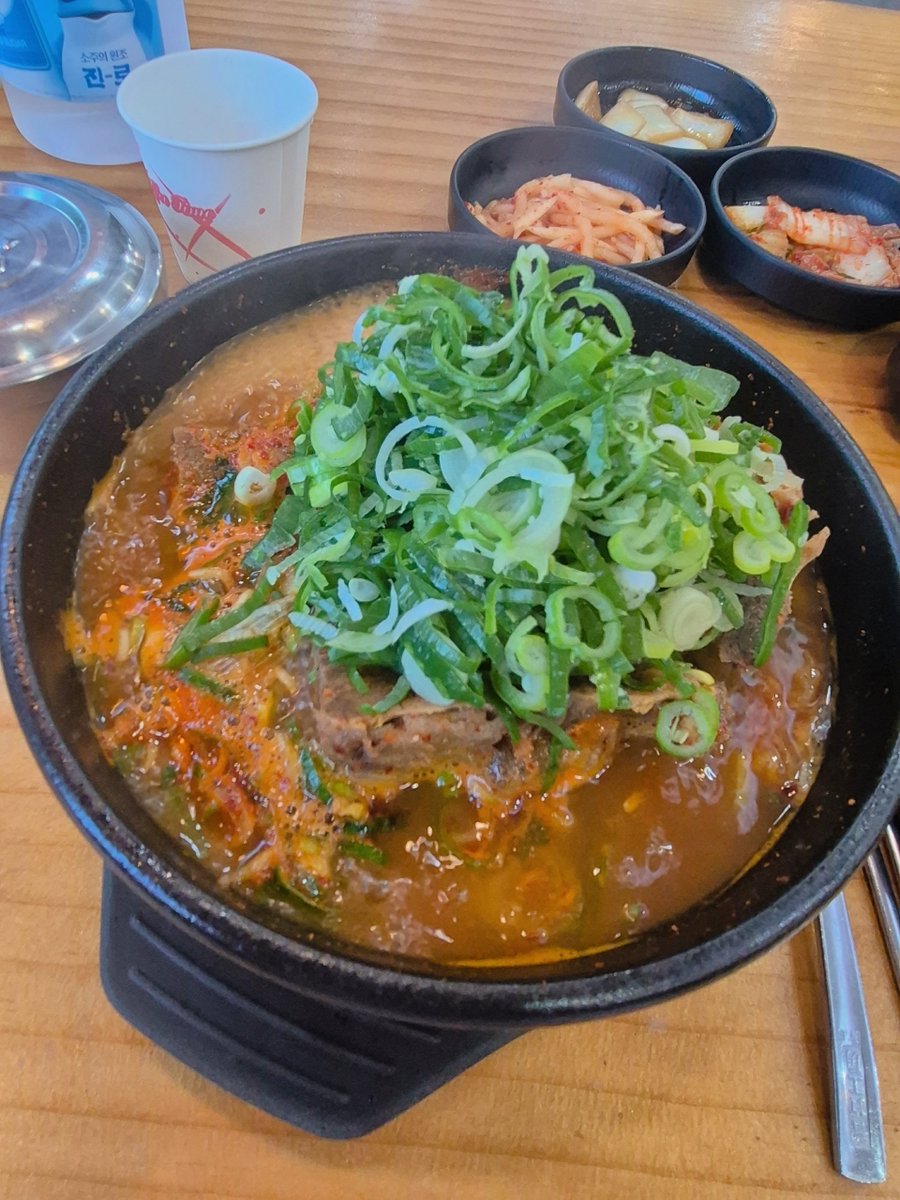 Rage_of_Emperor's tweet photo. 냠냠 https://t.co/nJxutgFaIu