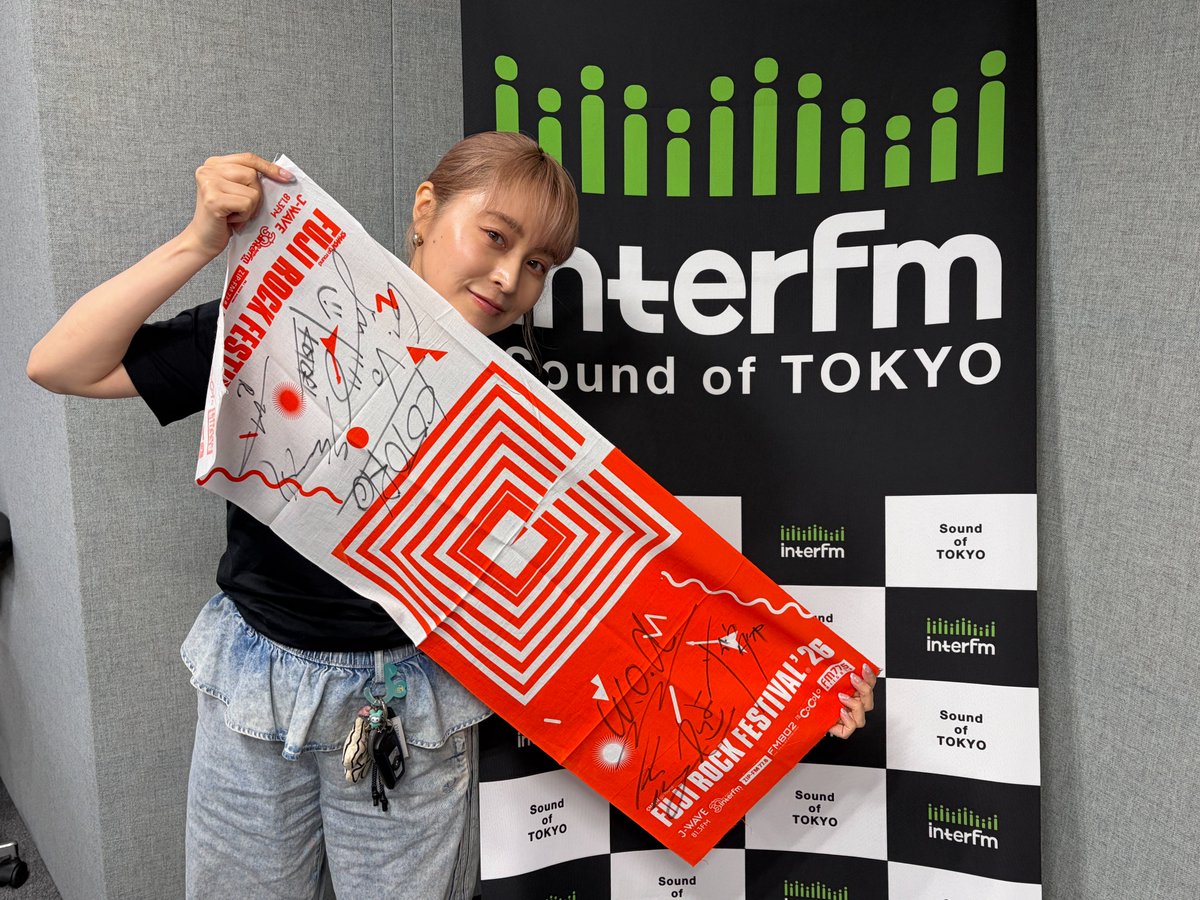 sbs_897's tweet photo. ☆番組プレゼント情報☆

サイトウタクヤさん(w.o.d.)とKOTORIの���インが入った
「FRF‘26 手ぬぐい」を２名様にプレゼント ！！！

応募方法
■このアカウントをフォロー
■この投稿をリポスト！

〆切は8/6 23:59まで

#FRF897 #フジロック #fujirock #sbs897
@fujirock_jp https://t.co/CvLMwnnQo7