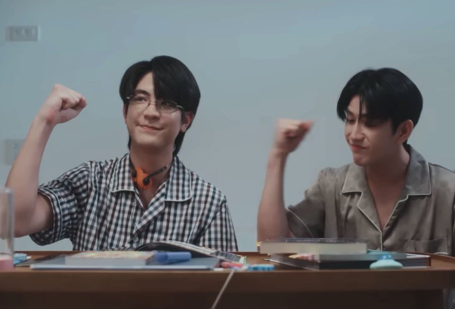 bbaiporr1's tweet photo. สองซีพี่น้อง ในเรื่องเดียวกัน #WEIRDO101Series

สานฝันมากกกก สมแล้วที่เขาให้เป็นพี่น้องกันในตึกอ่ะ ไม่ได้เหมือนแค่ชื่อ เหมือนทั้งหน้า ทั้งรอยยิ้ม ทั้งอินโทรเวิด ให้เลยอ่ะ

#sea_tawinan  #sea_ta_lay https://t.co/swa0MQIYFb