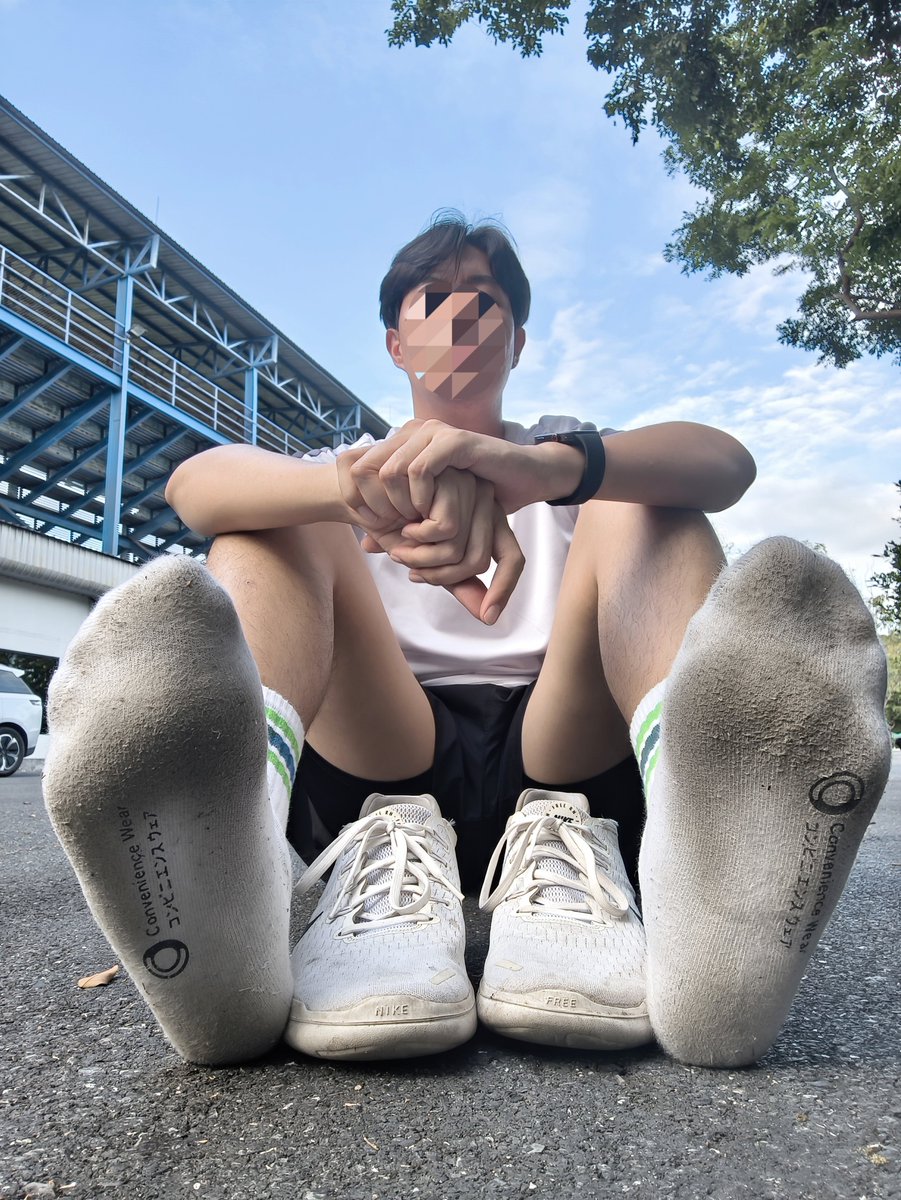 PtnTrams's tweet photo. ฝนตกๆ ตีนอับๆ เอาไปขยับบนหน้าไหมค้าบ👣🤤 https://t.co/UKgieq0Yd7