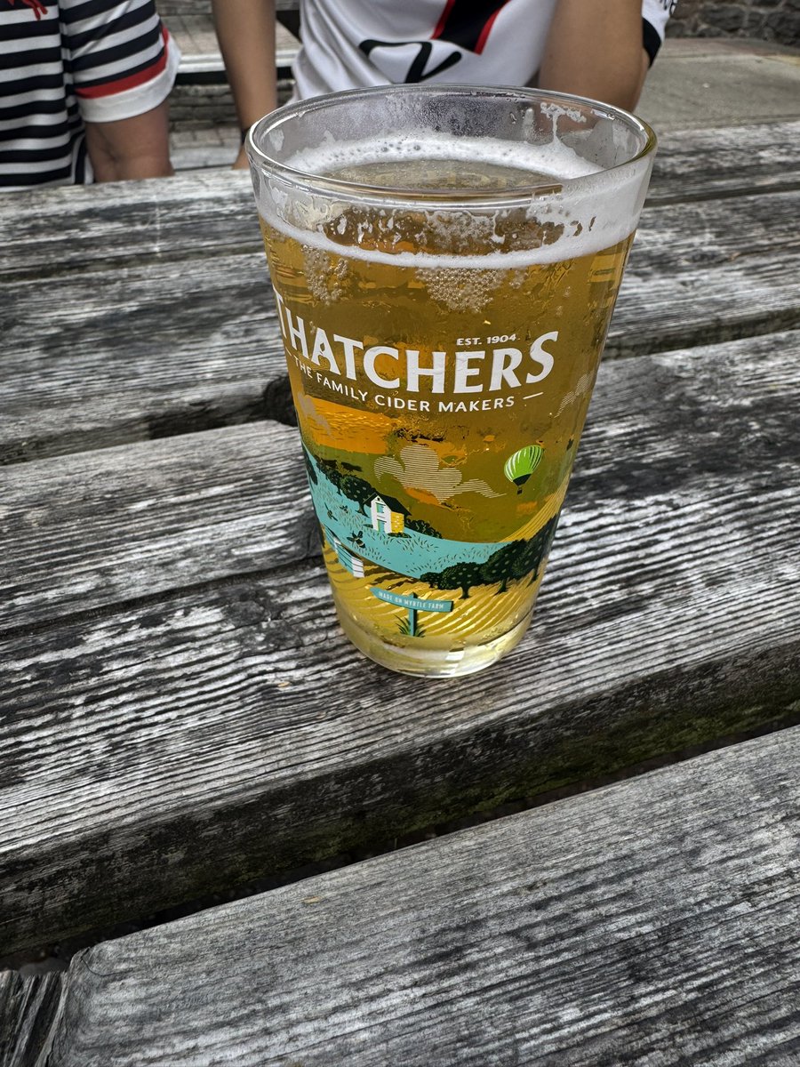 luv4scfc's tweet photo. Up the Thatchers Gold! #Minehead https://t.co/wszVtzjgM8